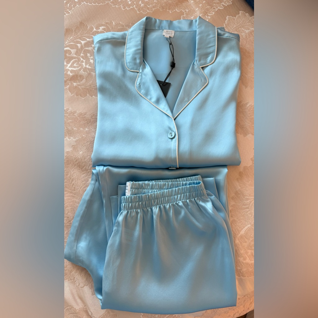 Luxurious Light Blue 100 Silk Women's Pajama Set